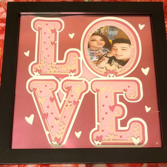3D PICTURE SHADOW BOX.